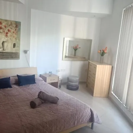 54 Luxury By Rw San Julian's Apartman